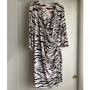 Calvin Klein Patterned Wrap Dress - 1X